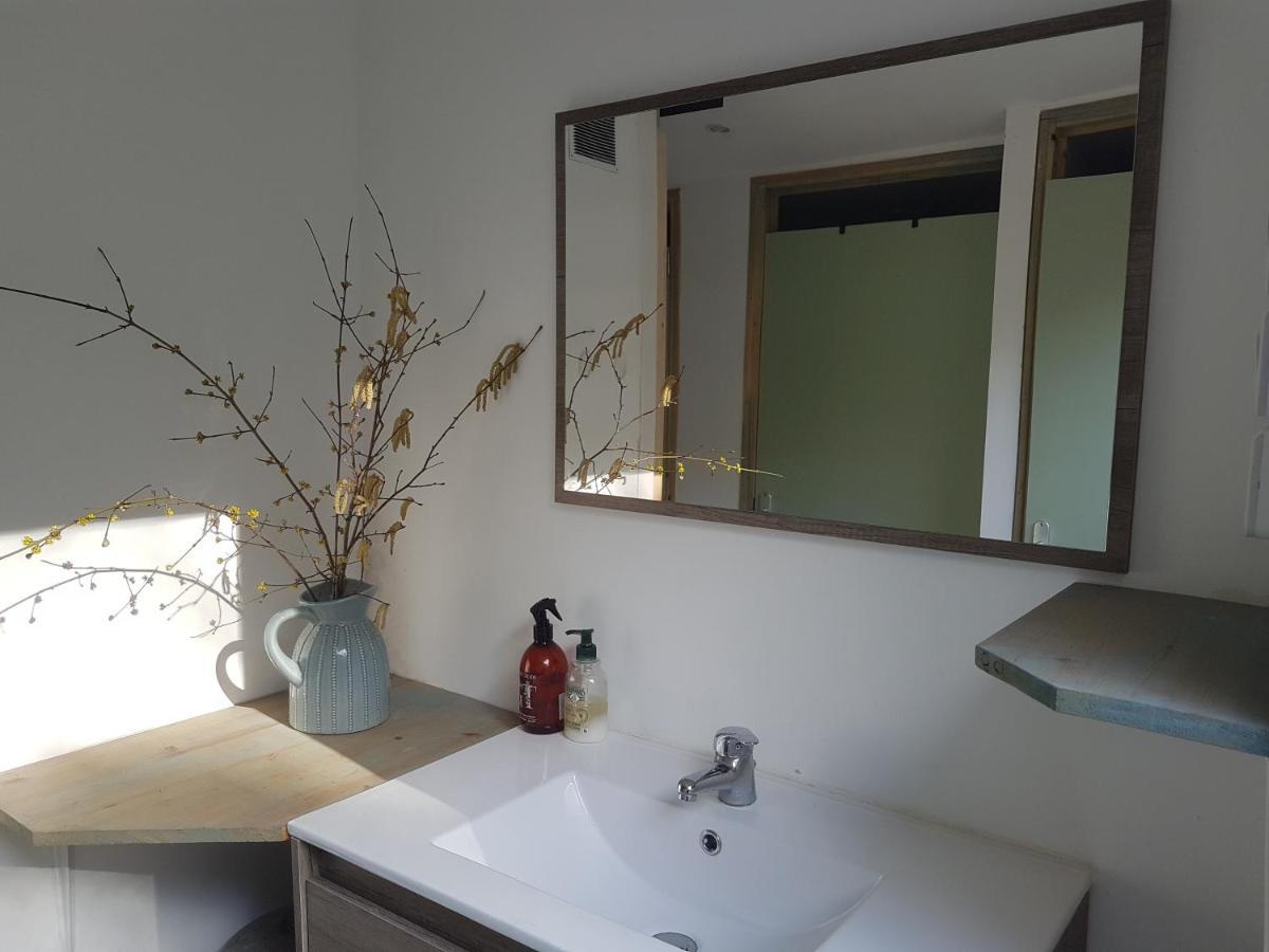 Lovely 2-Bed Shepherds Hut In A Forest Sougeres-en-Puisaye 외부 사진