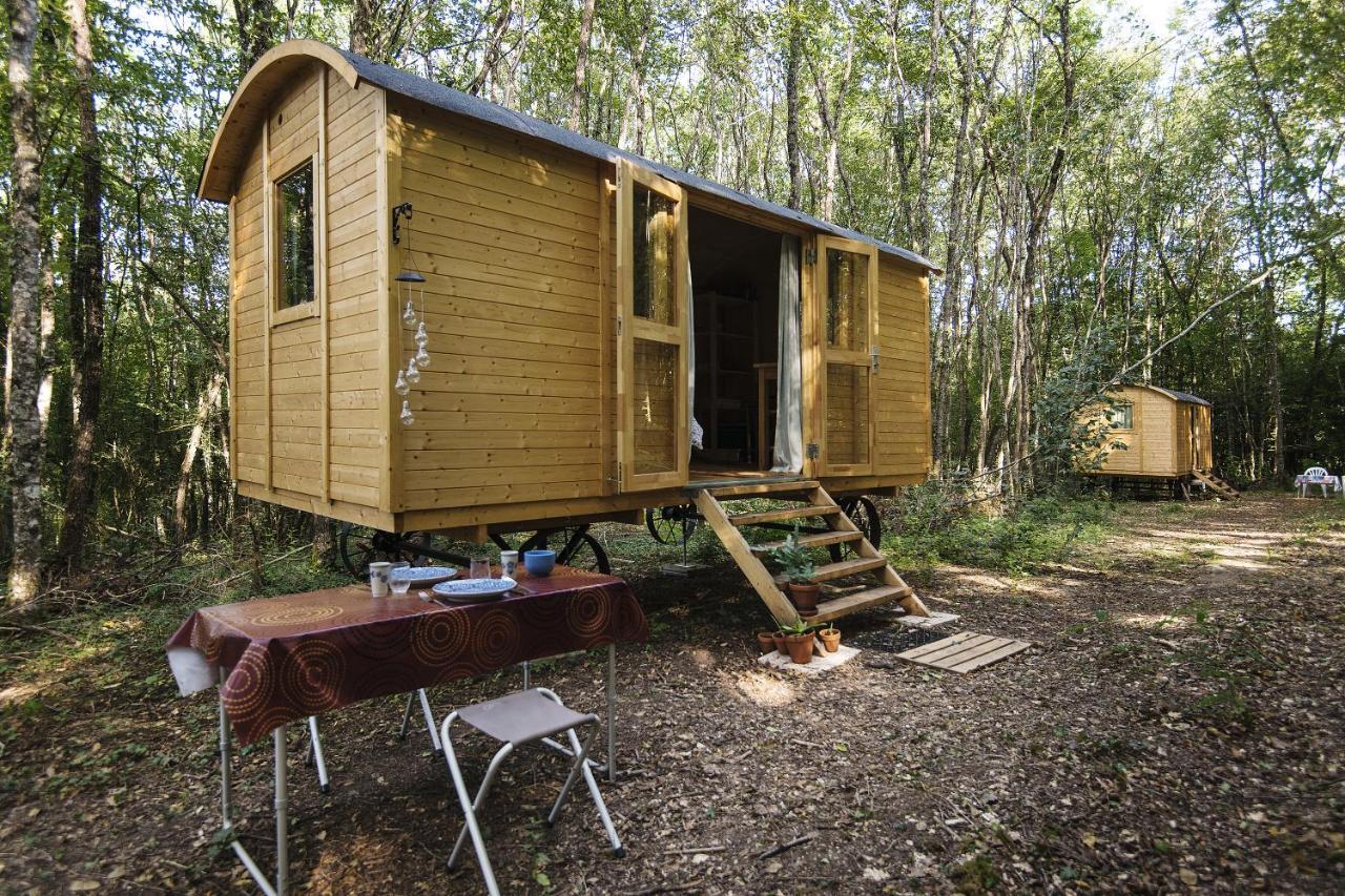 Lovely 2-Bed Shepherds Hut In A Forest Sougeres-en-Puisaye 외부 사진